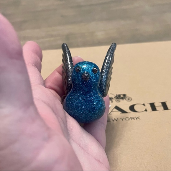 RARE Coach Blue and Gray Resin Glitter Bird Keychain Fob Bag Charm - Picture 8 of 11